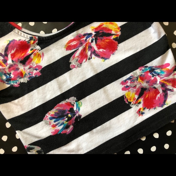 Summer Crop Top, Black/White Floral Striped - Picture 3 of 3